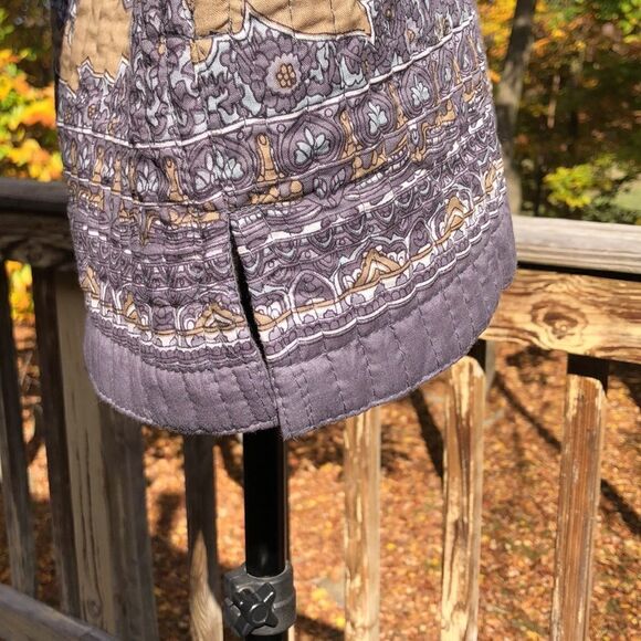 REVERSIBLE QUILTED lightweight jacket, pit to pit 24 1/2” Large Preworn - Picture 9 of 16